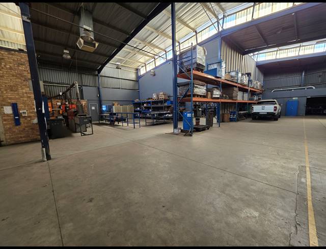 3,168M² WAREHOUSE FOR SALE IN SELBY